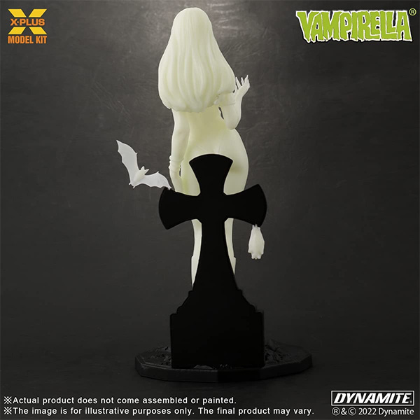 X-Plus Dynamite Vampirella Glow 1/8 Scale Plastic Model Kit